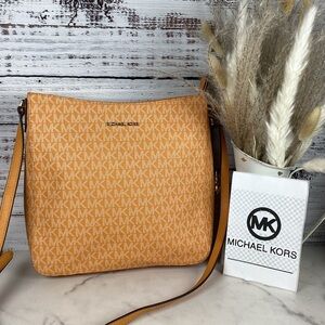 MICHAEL KORS ORANGE WHITE SIGNATURE JET SET BAG TRAVEL LARGE LOGO MESSENGER PURS